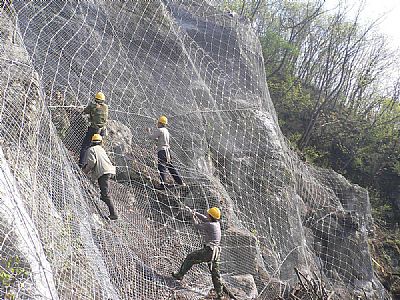 淮阴区主动防护网实现坡面加固或限制落石运动范围