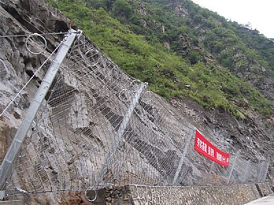 濉溪县被动防护网应用于公路边山体从而阻止崩塌岩石的下坠