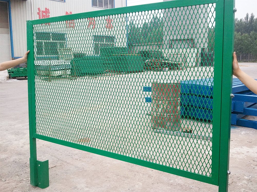 平城区钢板网护栏